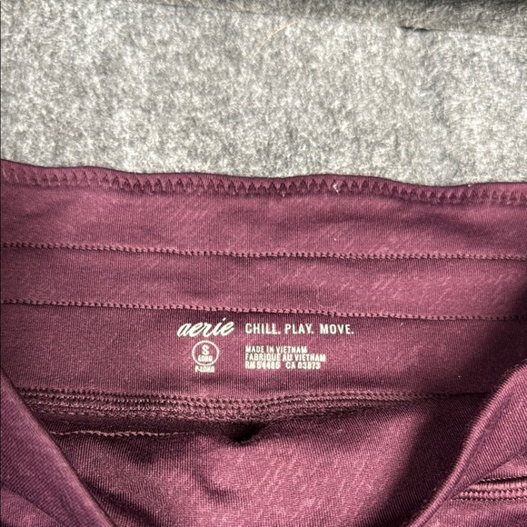 Aerie Purple Leggings with Elastic Waistband and Tapered Fit - Picture 2 of 6